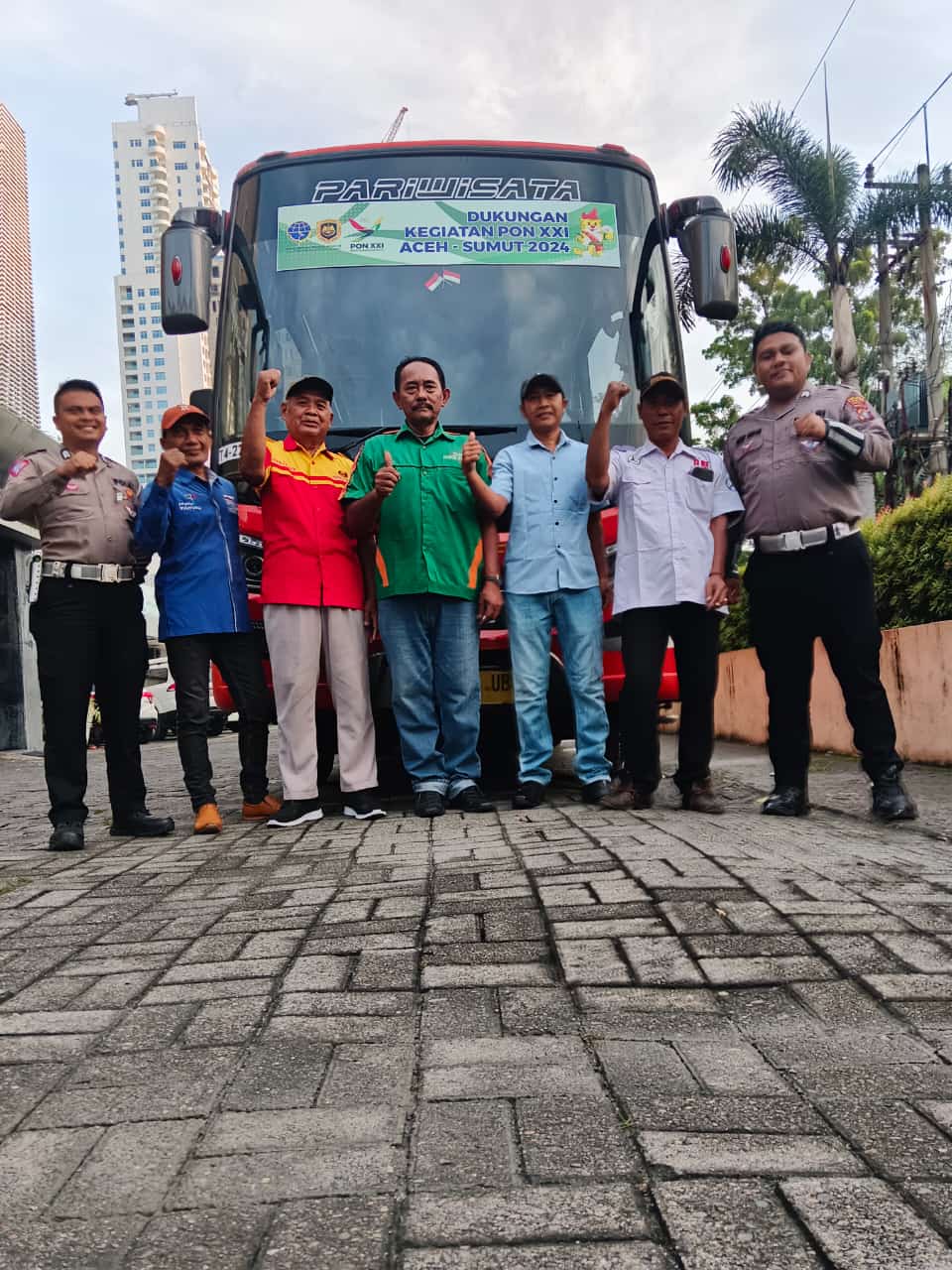 Satlantas Polres Langkat Kawal Rombongan Kontingen PON XXI Cabor Sambo