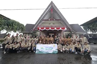 Usai KKN, Sekda Kabupaten Pakpak Bharat Lepas Mahasiswa Universitas Gajah Mada