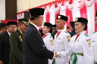 Wakil Bupati Pakpak Bharat Kukuhkan Paskibra