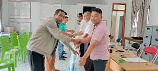 Desa Teraju Bagikan Pemberdayaan Berupa Pupuk Guna Mendongkrak Perekonomian Masyarakat Petani