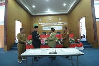 Wakil Bupati Pakpak Bharat Hadiri Sidang Paripurna DPRD Menyampaikan Pidato Nota Pengantar Bupati Pakpak Bharat Tentang Rancangan Peraturan Daerah RPJPD