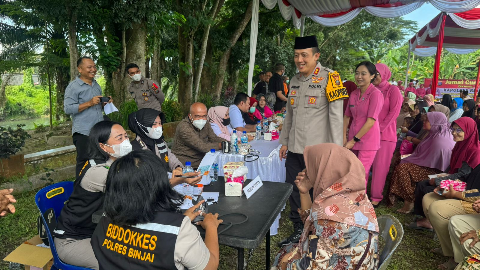 Kapolres Binjai Sapa Warga Limau Sundai Melalui Jumat Curhat Serta Bhakti Sosial