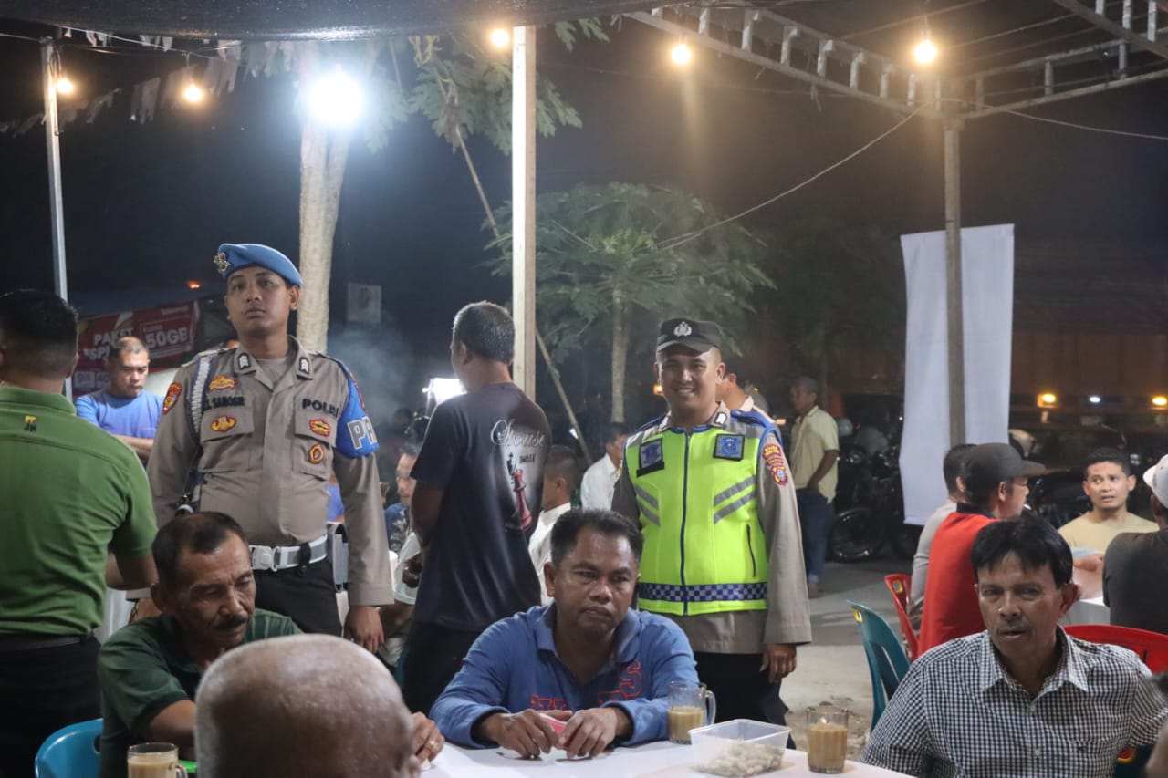Personel Polres Sergai Kawal Kegiatan Kampanye Tatap Muka Calon Bupati Sergai No Urut 1 H. Darma Wijaya