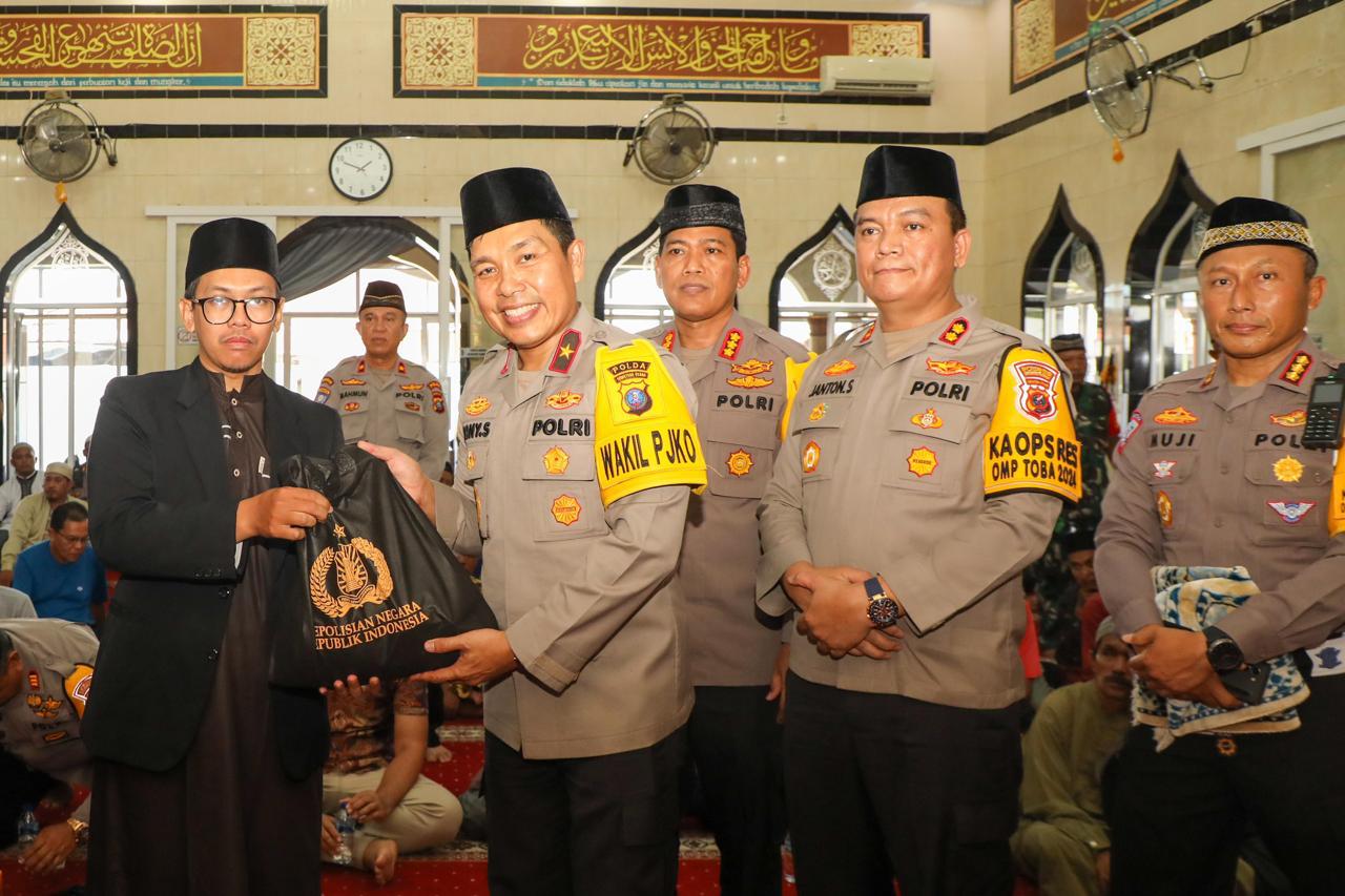 Polda Sumut Gelar Jumat Berkah Dalam Rangka Cooling System Pemilukada 2024