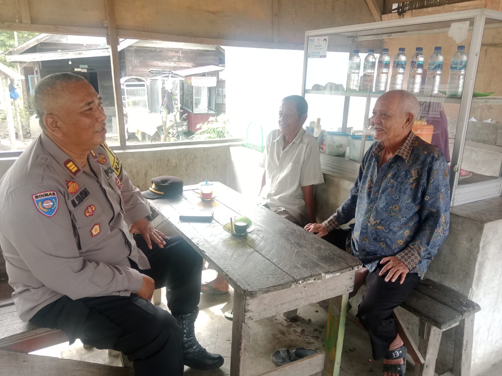 Satgas Preemtif Subsatgas Binmas Operasi Mantap Praja Toba Ajak Warga Desa Ara Condong Dukung Pilkada 2024 yang Aman dan Damai