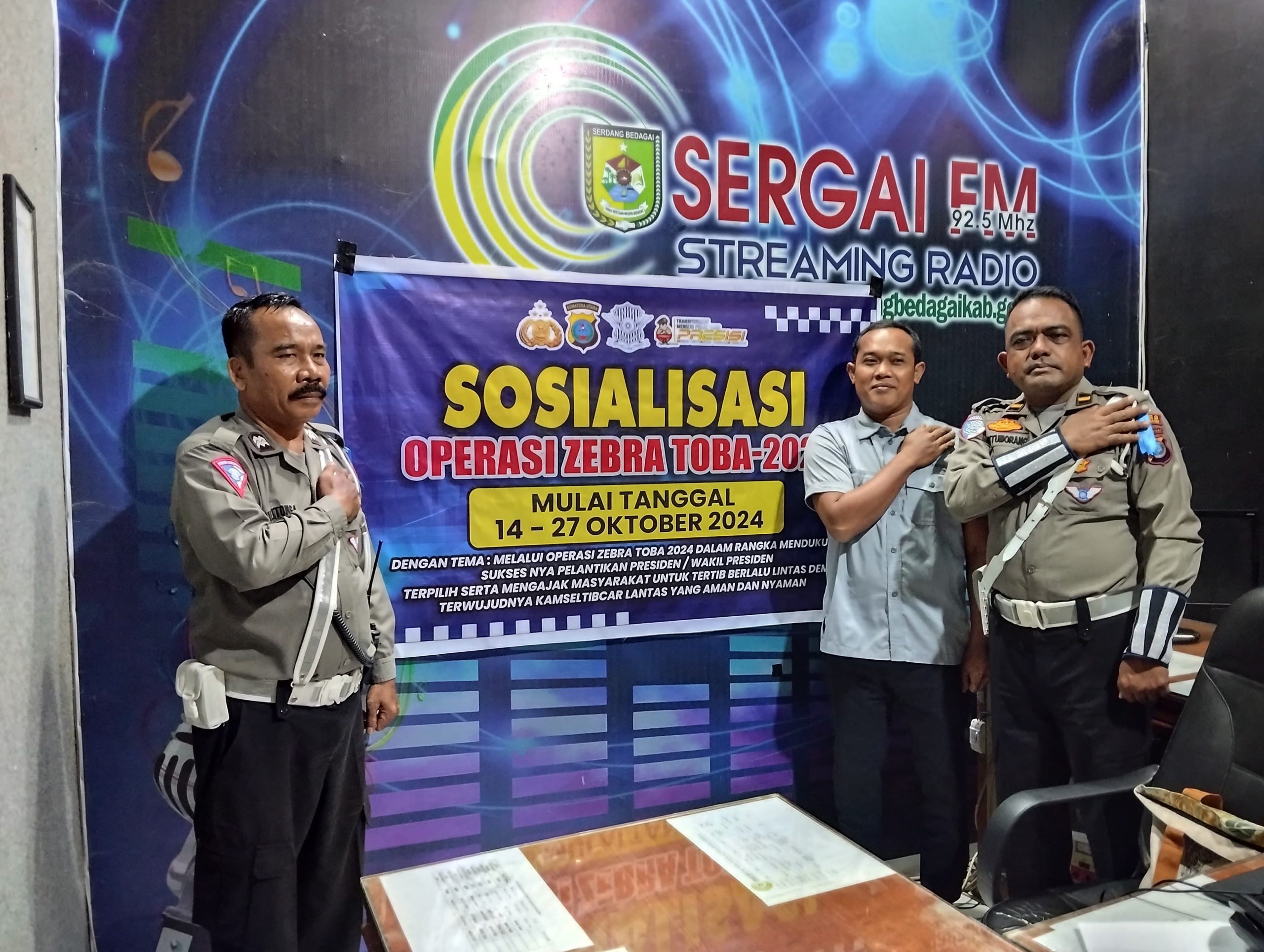Satlantas Polres Sergai Melakukan Sosialisasi Dan Himbauan Melalui Radio FM 92 Pemkab Sergai