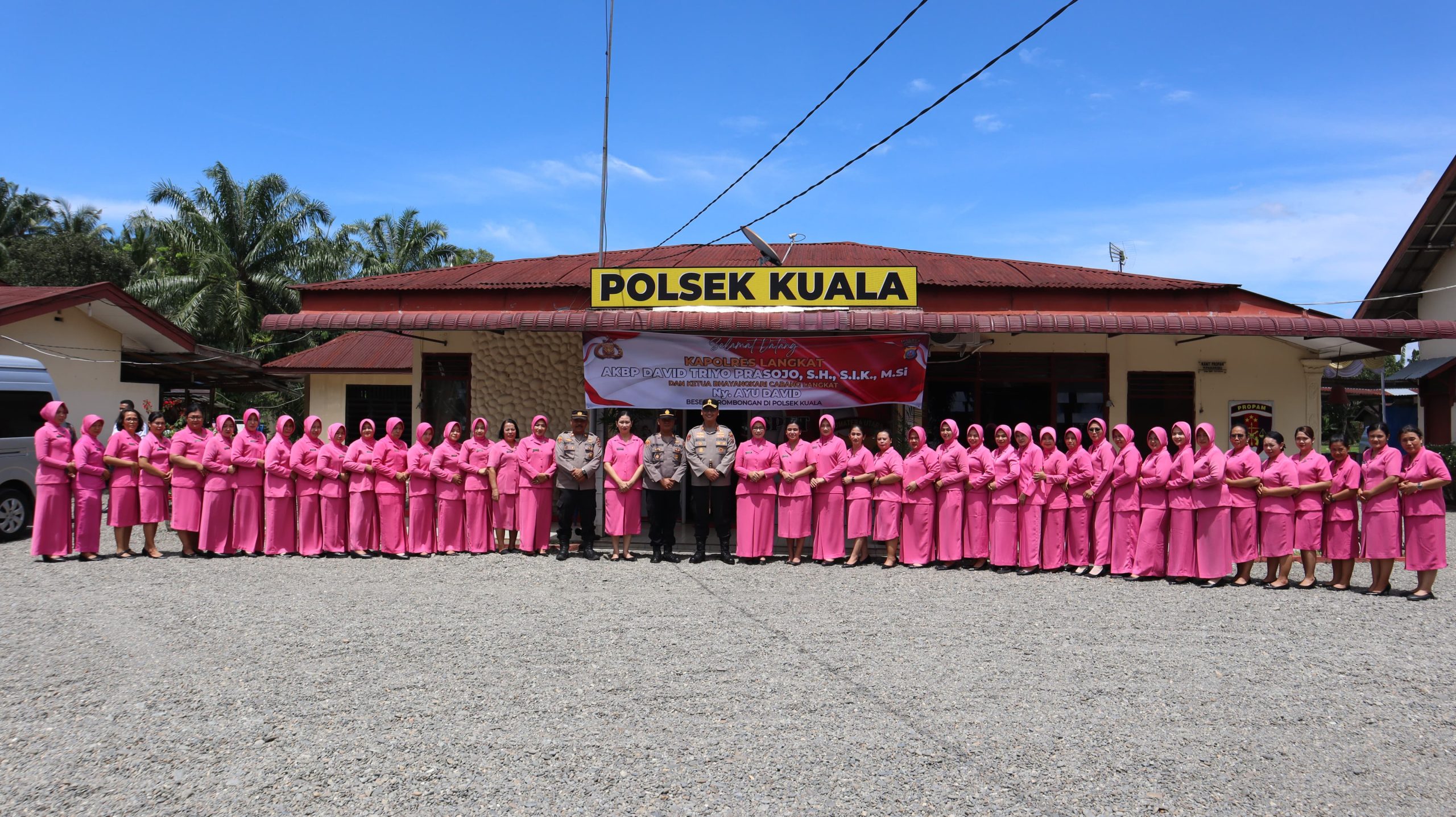 Kunjungan Kerja Kapolres Langkat dan Ketua Bhayangkari Cabang Langkat di Polsek Kuala