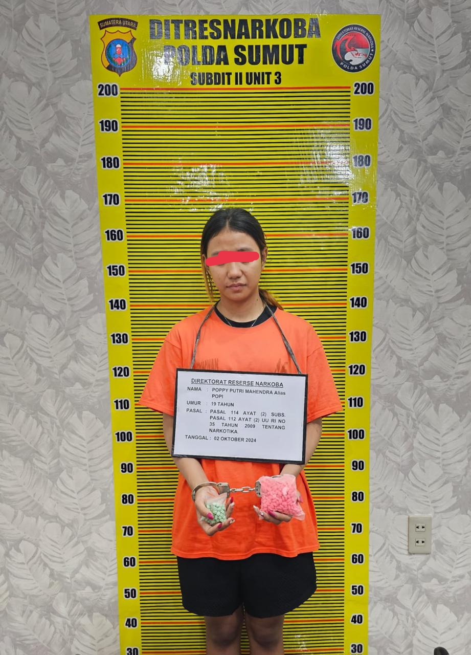 Polda Sumut Tangkap Wanita Muda Bawa Ratusan Butir Ekstasi