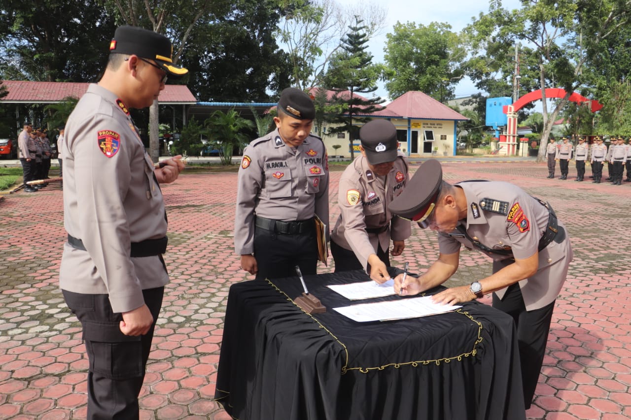 Upacara Sertijab Kabag Ren dan Pelepasan Purna Tugas Personil Polres Langkat Berlangsung Khidmat