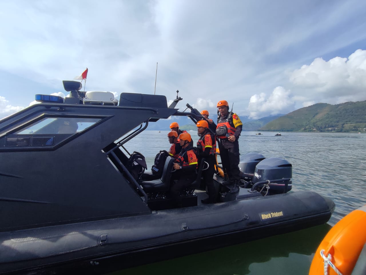 Kapal Manuver Tinggi Polda Sumut Diluncurkan Kawal Event Aquabike Jetski Danau Toba