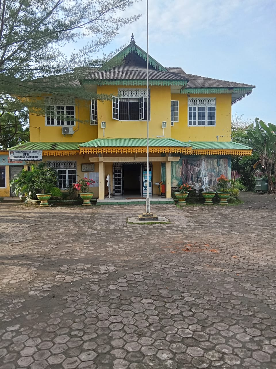 Ketua Bidang Investigasi dan Infokom LSM Terkams M Bayu pratama Menindaklanjuti Keluhan dan Aspirasi Masyarakat Terkait Permasalahan PKH dan Pembangunan.