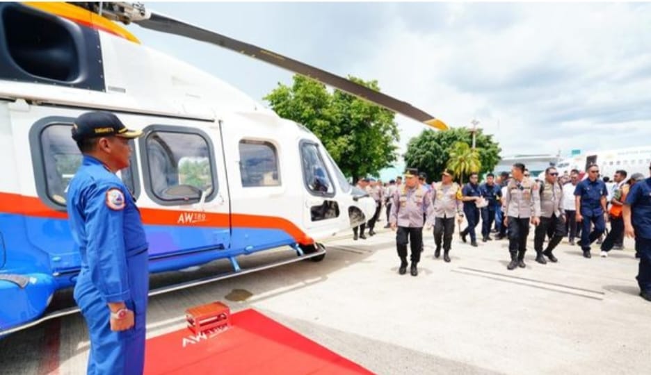 Kapolri Tiba di NTT: Tinjau Posko Pengungsi Lewotobi, Bawa Bantuan Obat-Makanan