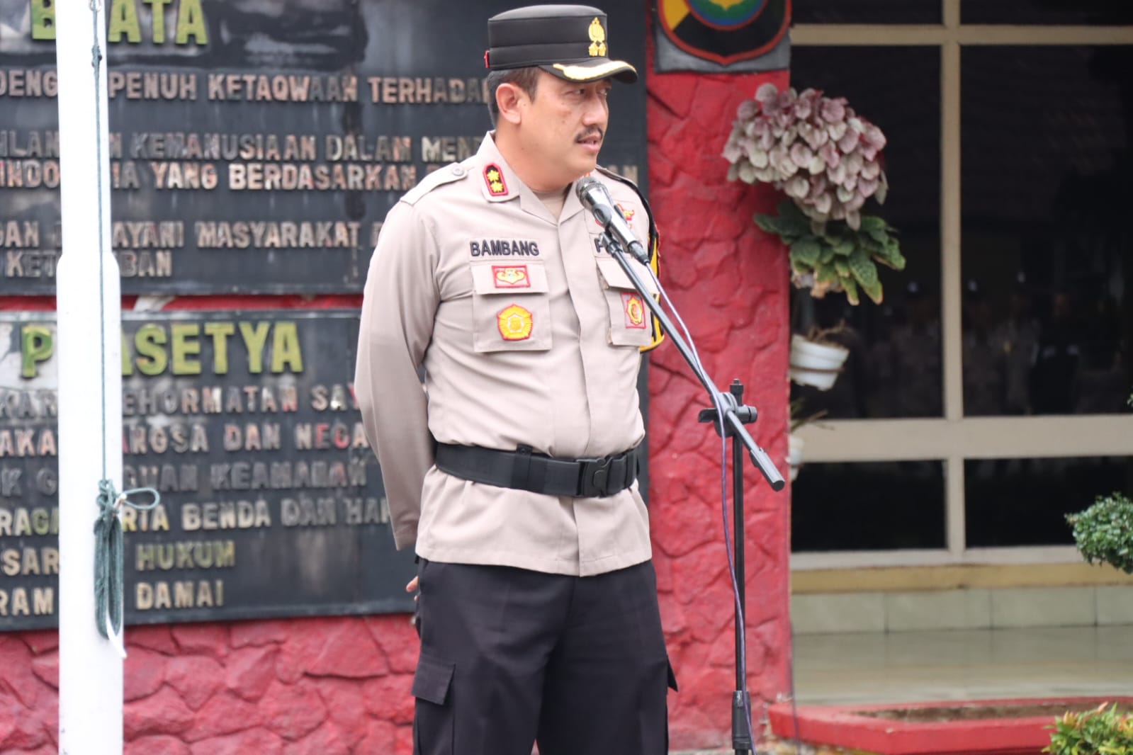 Kapolres Binjai Cek Kesiapan Personil Polri saat Pengamanan Pilkada Serentak Tahun 2024 di lokasi TPS