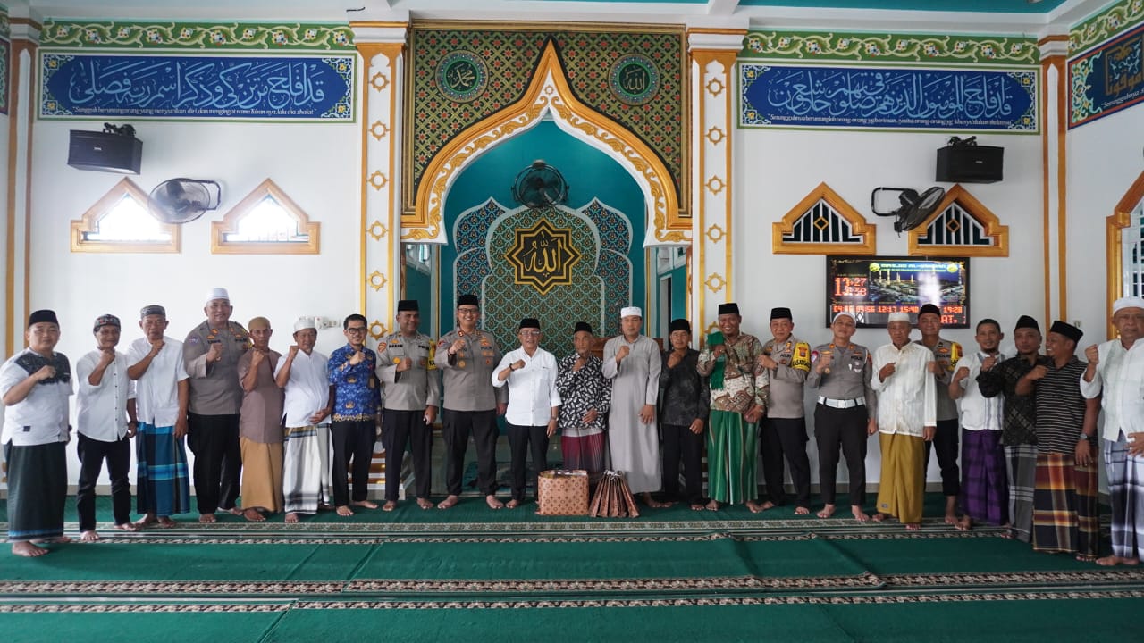 Momen Jumat Curhat, Kapolres Langkat Ajak Masyarakat Terus Jaga Kamtibmas Pasca Pemungutan Suara
