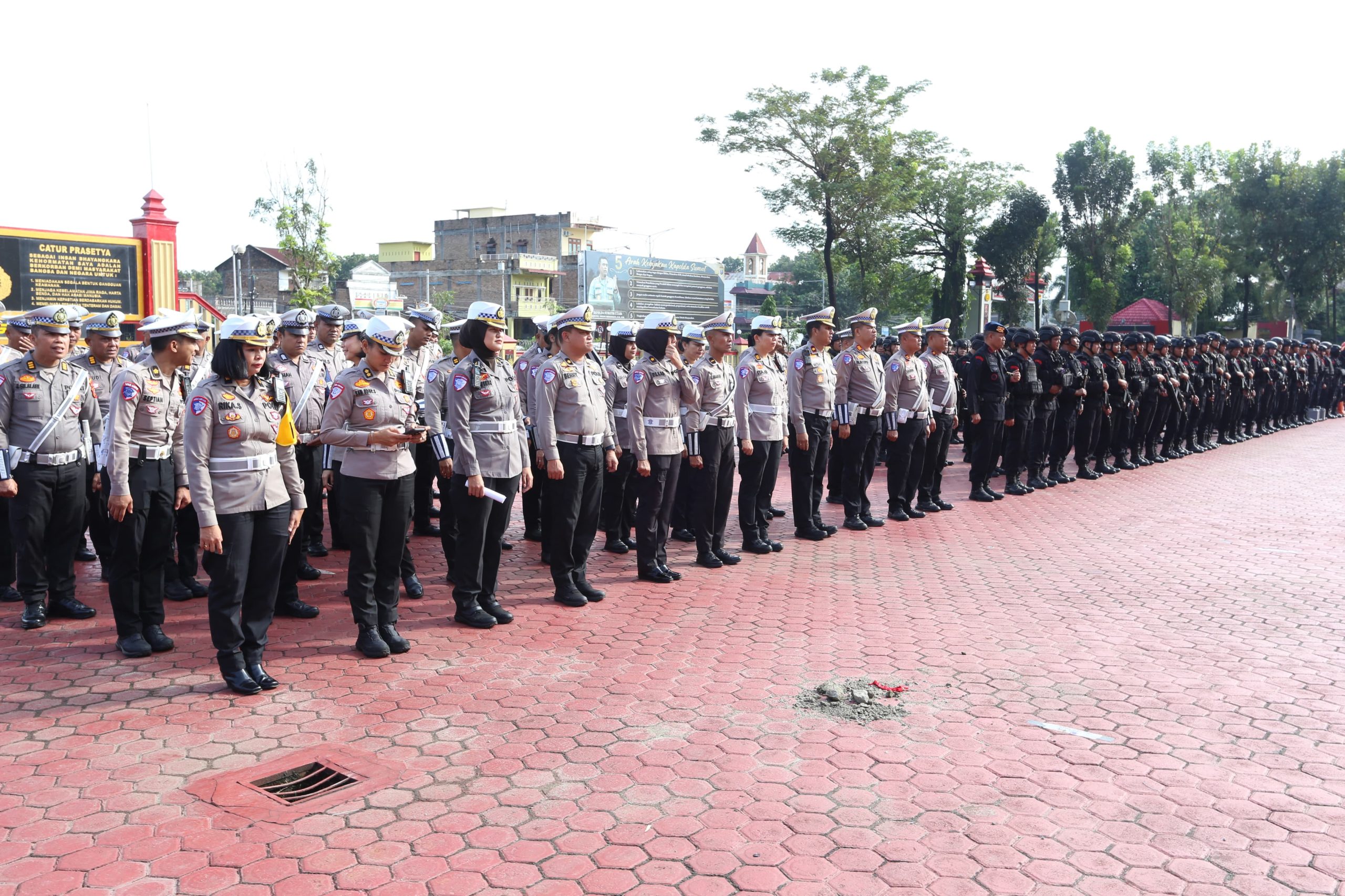 Hari Pertama Operasi Lilin Toba 2024: Kombes Pol Muji Polisi Hadir Melayani Masyarakat