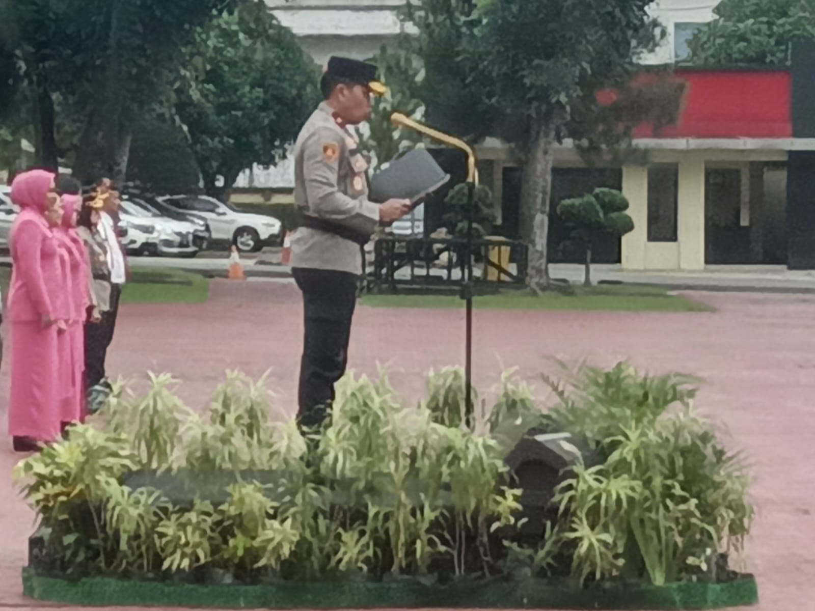 Upacara Hari Ibu Ke-96 di Polda Sumut: Mengukuhkan Peran Perempuan Menuju Indonesia Emas 2045