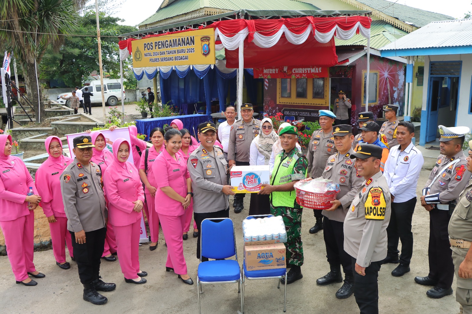 Kapolres Sergai Bersama Ketua Cabang Bhayangkari dan Para PJU Melakukan Kunjungan ke Pos PAM dan Pos YAN Lilin Toba 2024
