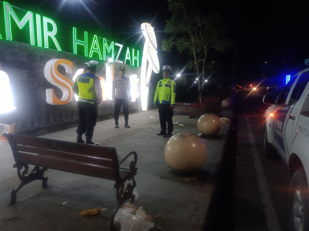 Laksanakan Patroli Malam Untuk Mencegah Segala Bentuk Kejahatan di Jalanan