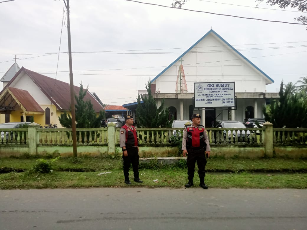 Polres Langkat Berikan Pengamanan Ibadah Minggu di Beberapa Gereja