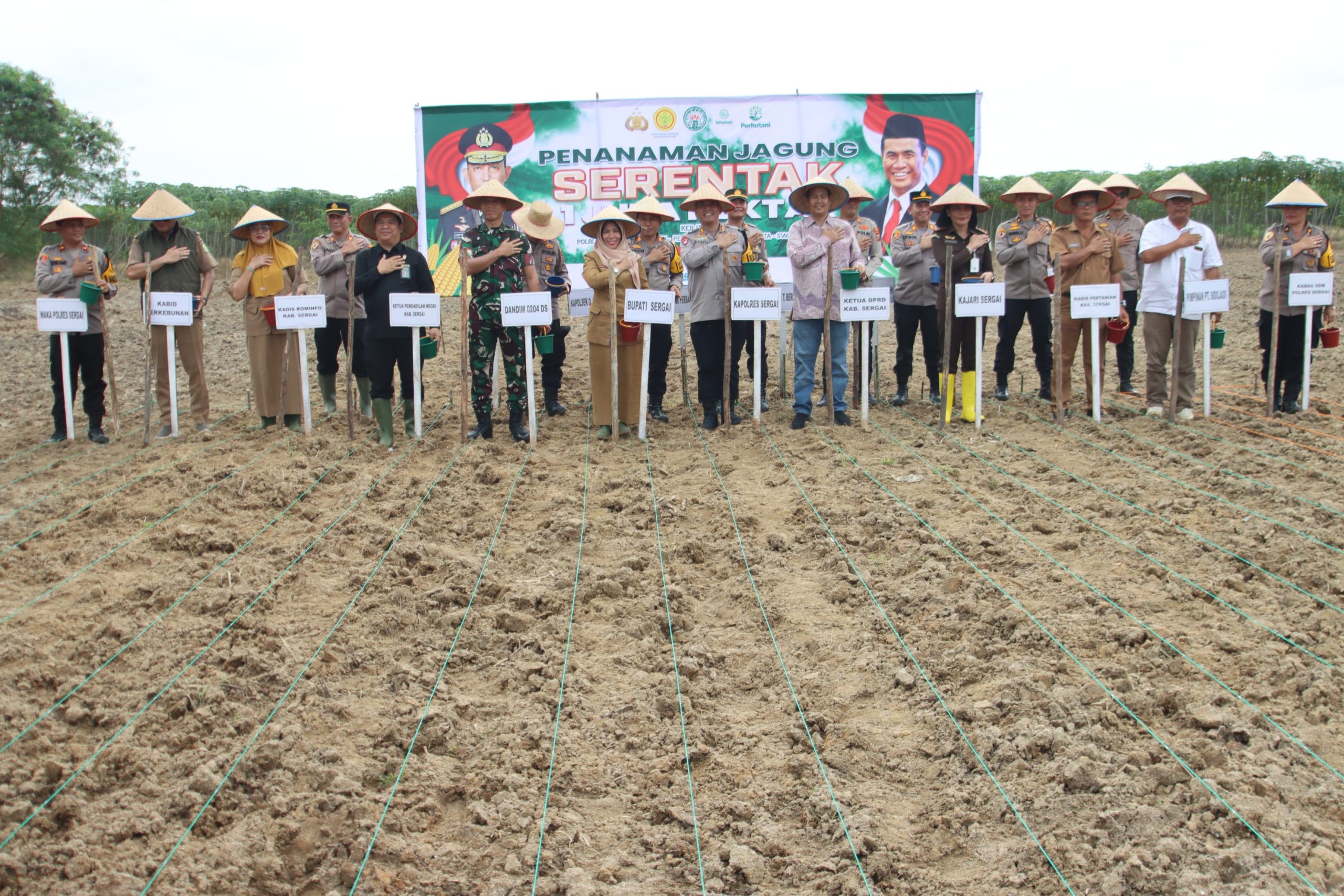 Polres Sergai Bersama Forkopimda Gelar Giat Penanaman Jagung Serentak Dukung Swasembada Pangan 2025