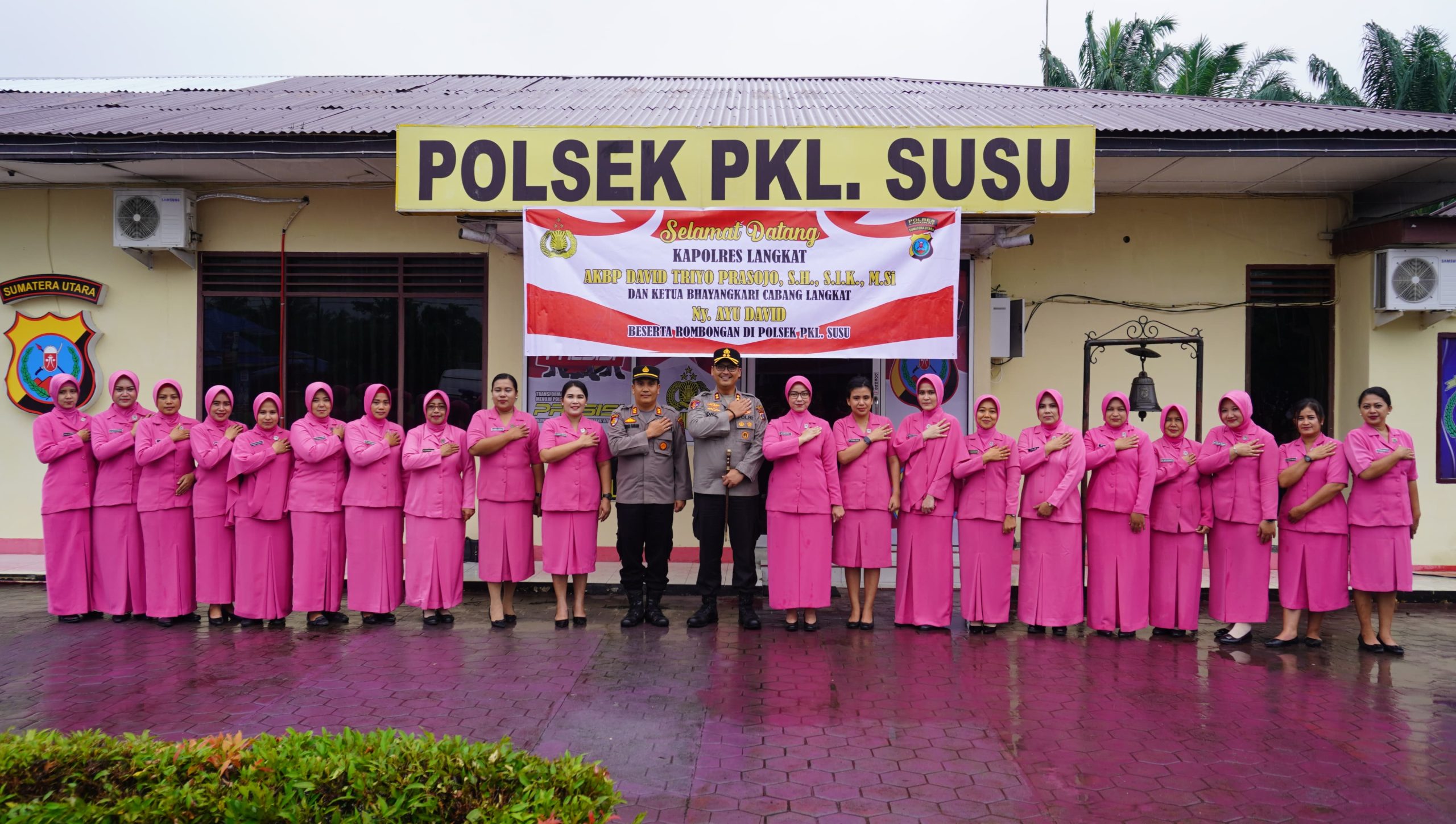 Kunjungan Kerja Kapolres dan Ketua Bhayangkari Cabang Polres Langkat ke Polsek Pangkalan susu