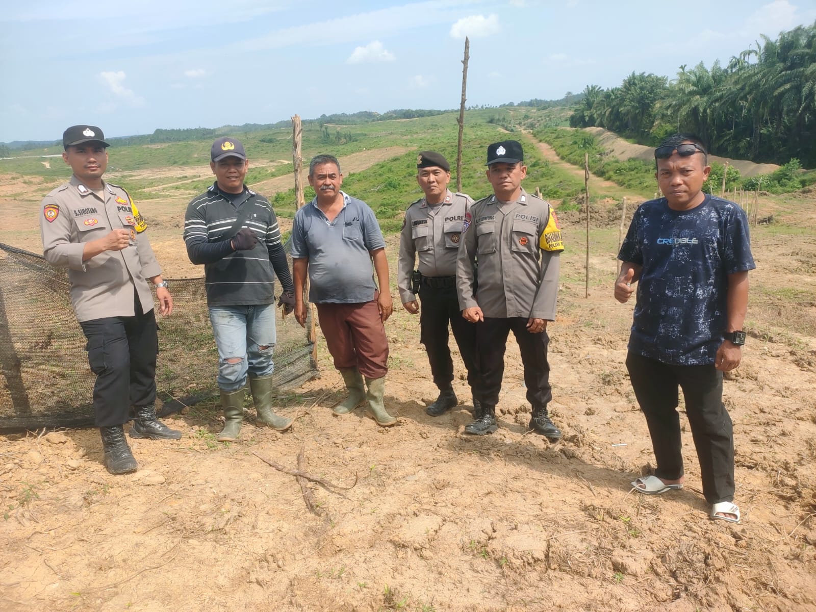 Kapolsek P. Brandan Tinjau Perkembangan Tanaman Jagung di PT. PISS