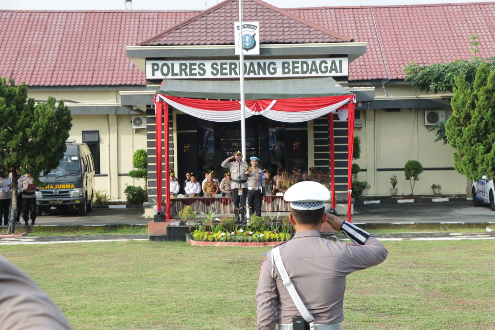 Kapolres Sergai Pimpin Apel Gelar Pasukan Keselamatan Toba 2025