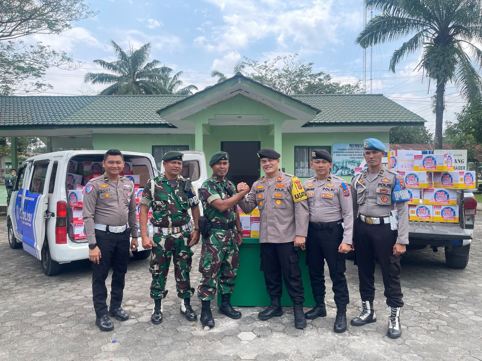 Kapolres Langkat Kirim Bantuan Logistik Untuk Satgas Pamtas RI-PNG 2025