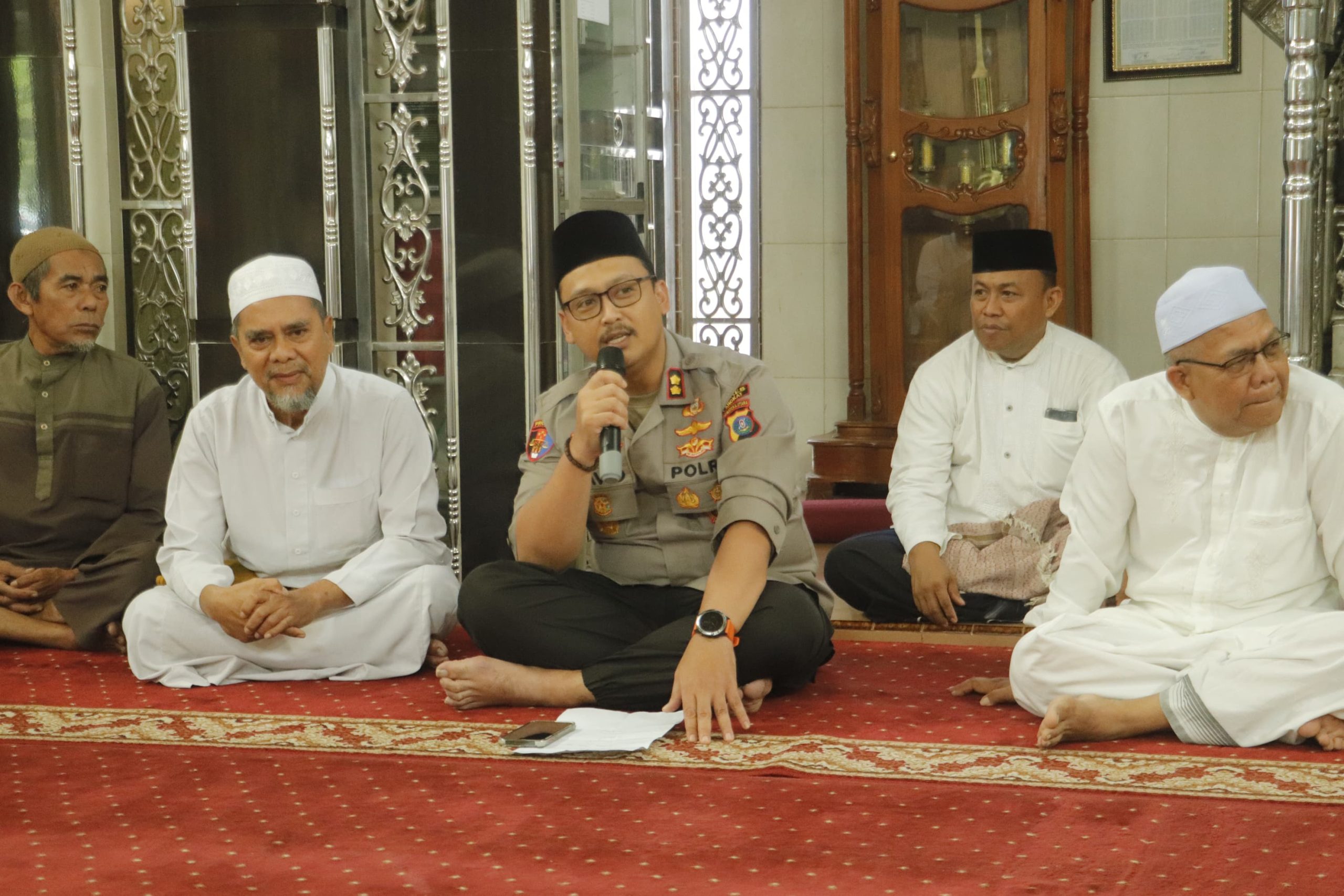 Kapolres Langkat Laksanakan Jumat Curhat di Masjid Nurul Huda, Berikan Pesan Kamtibmas