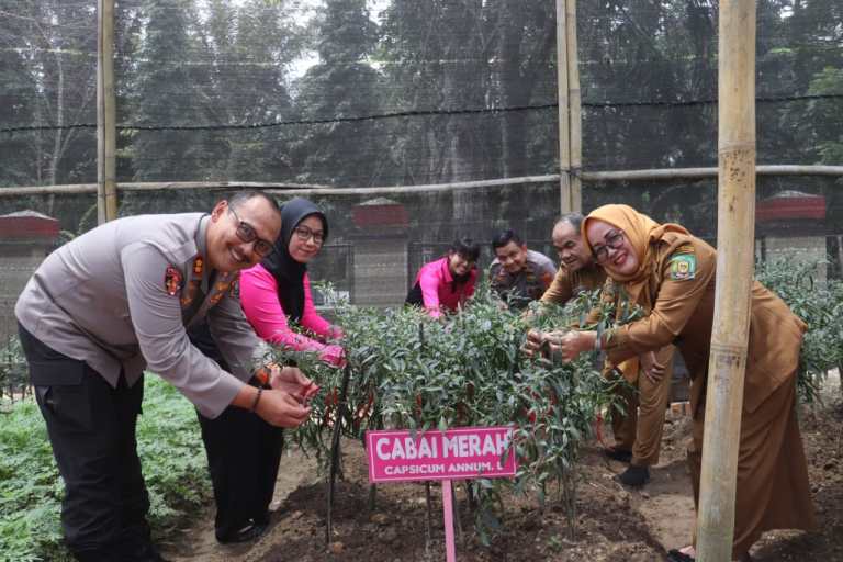 Polres Langkat Ikuti Launching Program Perkarangan Pangan Lestari Untuk Ketahanan Pangan Nasional