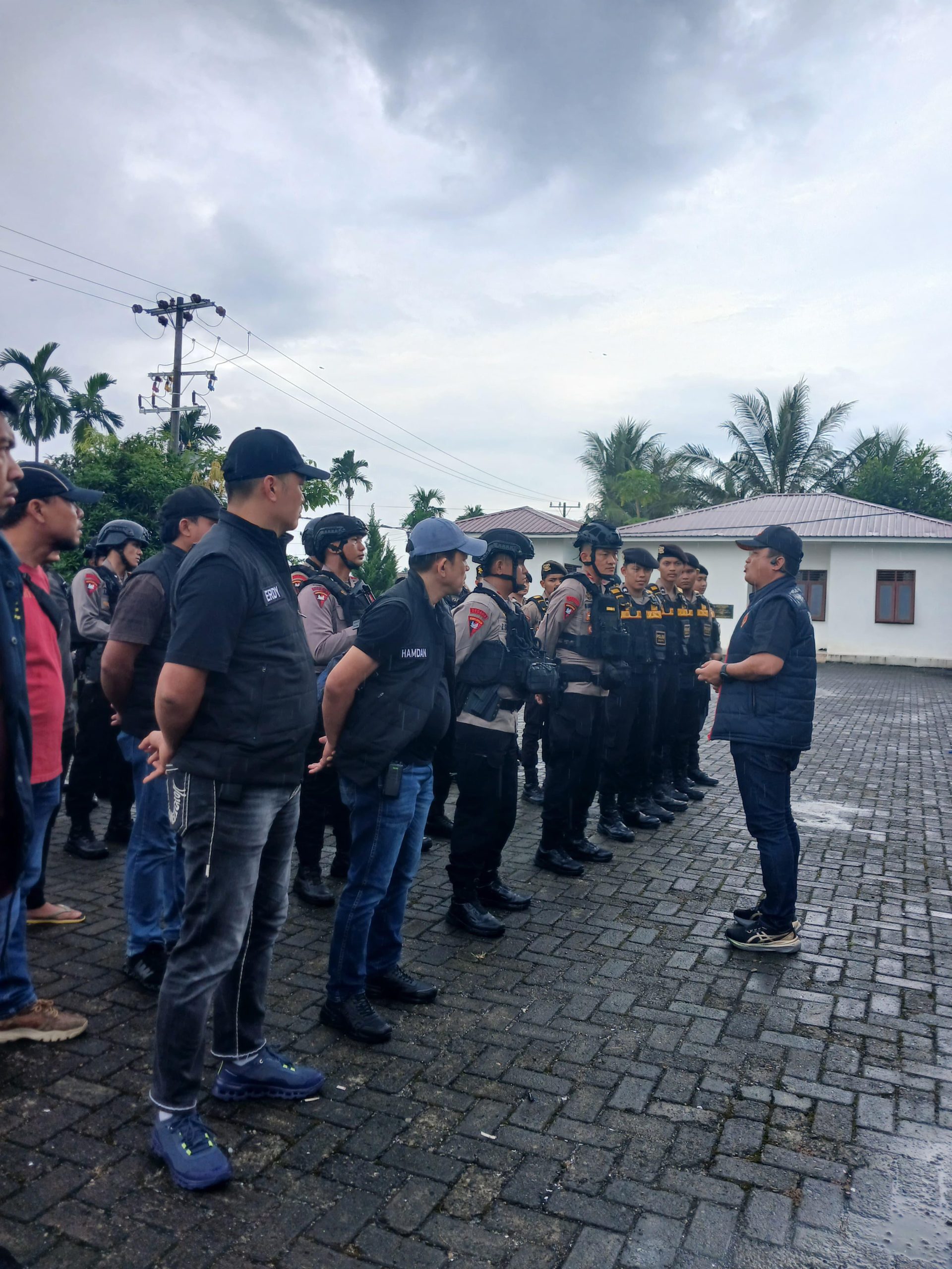 Tim Gabungan Polri-TNI Gerebek Lokasi Judi di Pancur Batu, Dihadang Warga