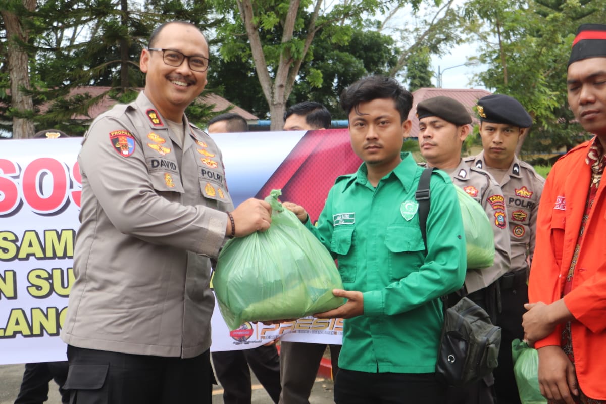 Menyambut Ramadhan, Polres Langkat Gelar Baksos Polri Presisi Bersama Mahasiswa