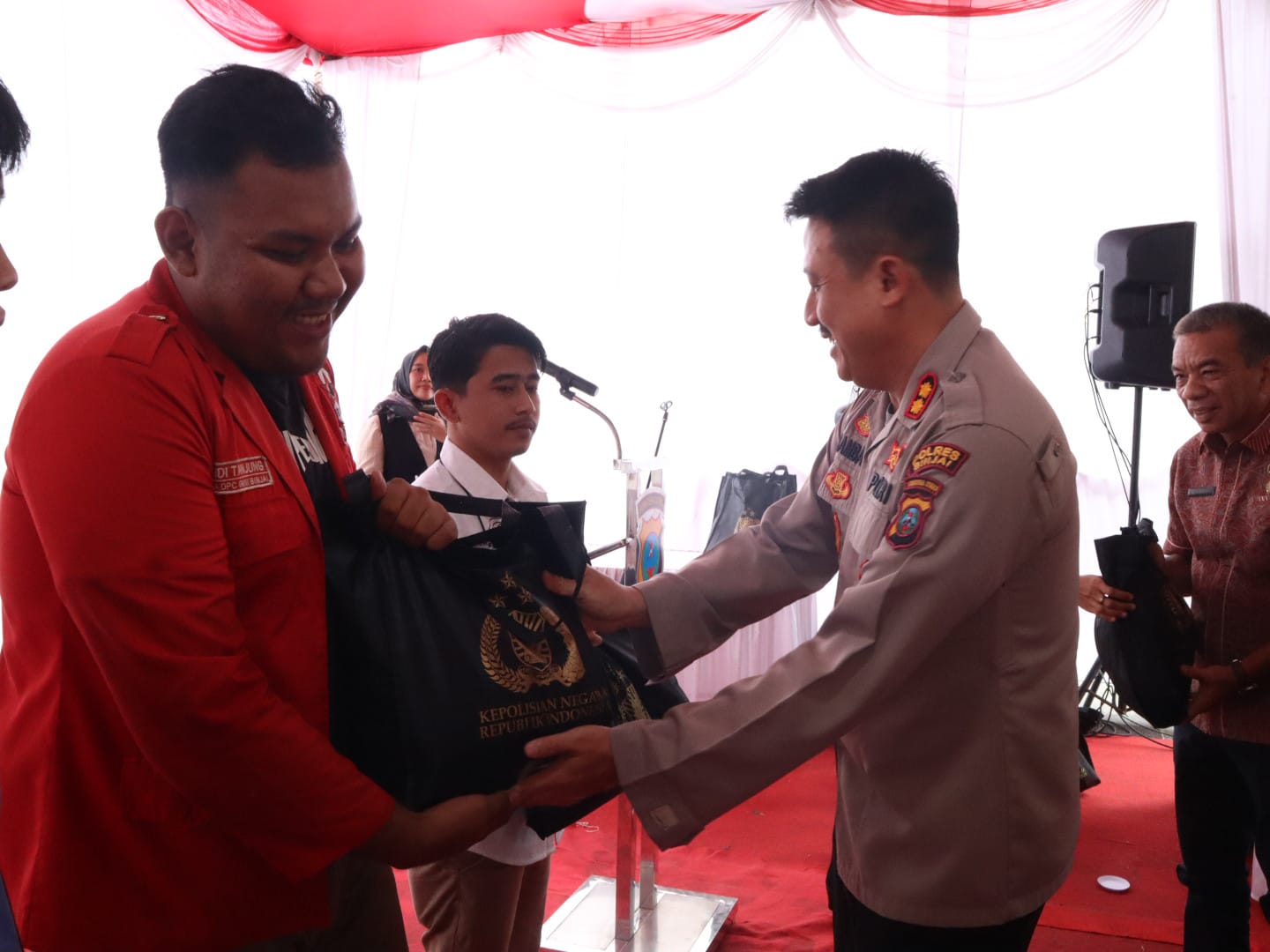 Menyambut Bulan Suci Ramadhan 1446H, Polres Binjai Bagikan Sembako Terhadap BEM Dan Masyarakat