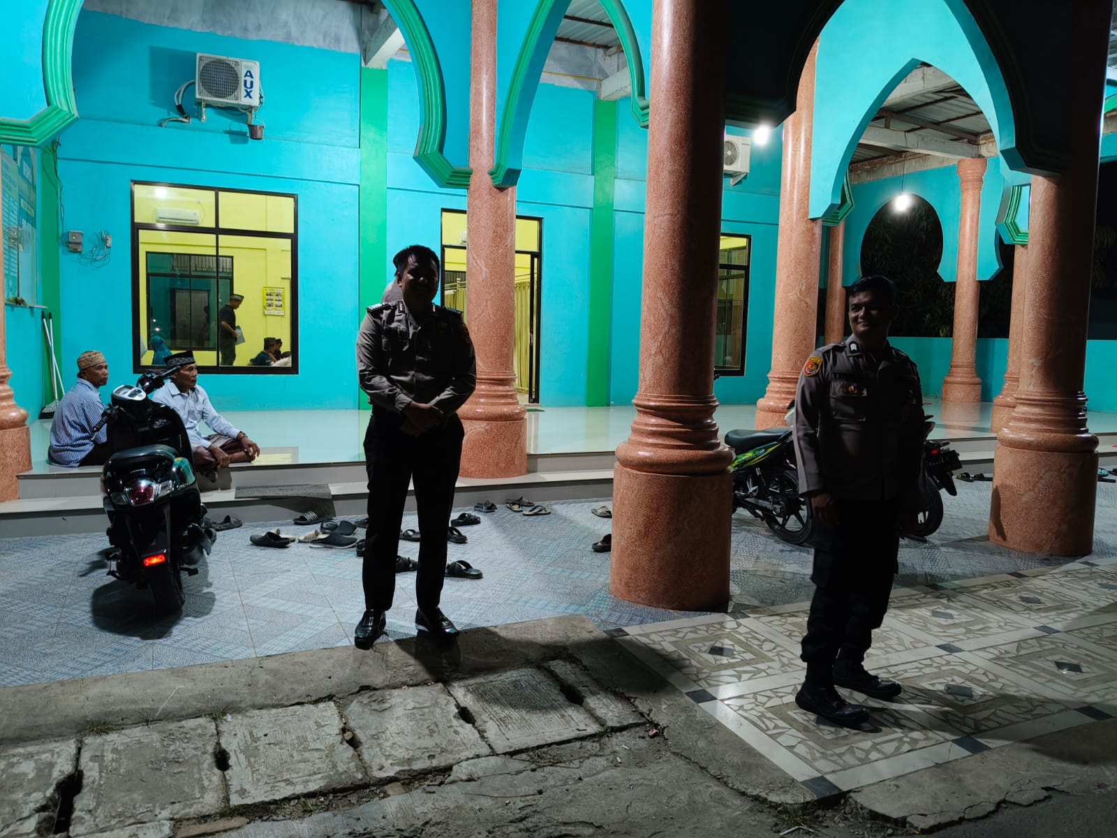 Polsek Secanggang Gelar Patroli Asmara Subuh, Jamin Keamanan Warga di Bulan Ramadhan