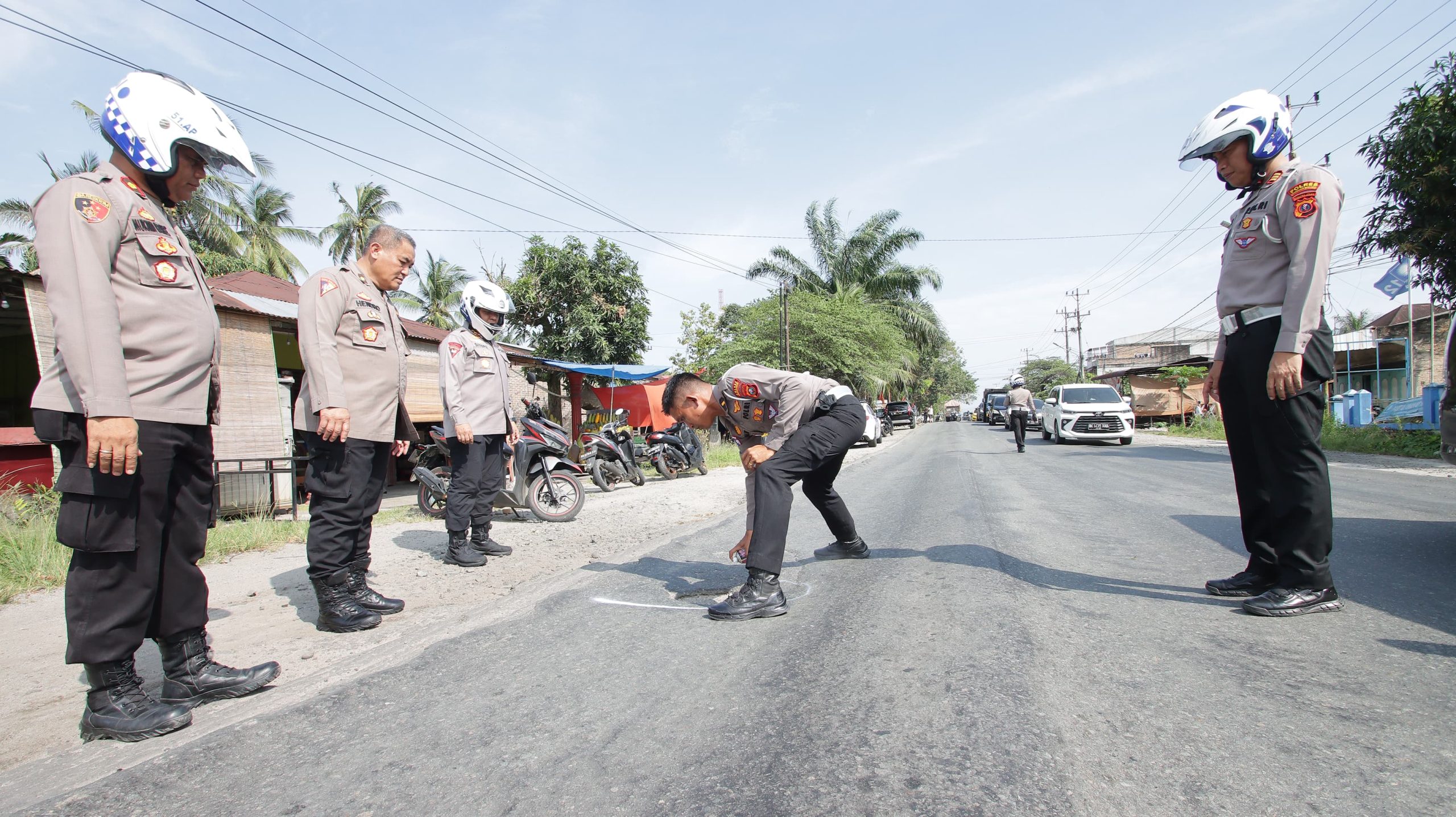Menjelang Ops Ketupat 2025, Kapolres Sergai Cek Jalan Berlubang di Wilkum Polres Sergai