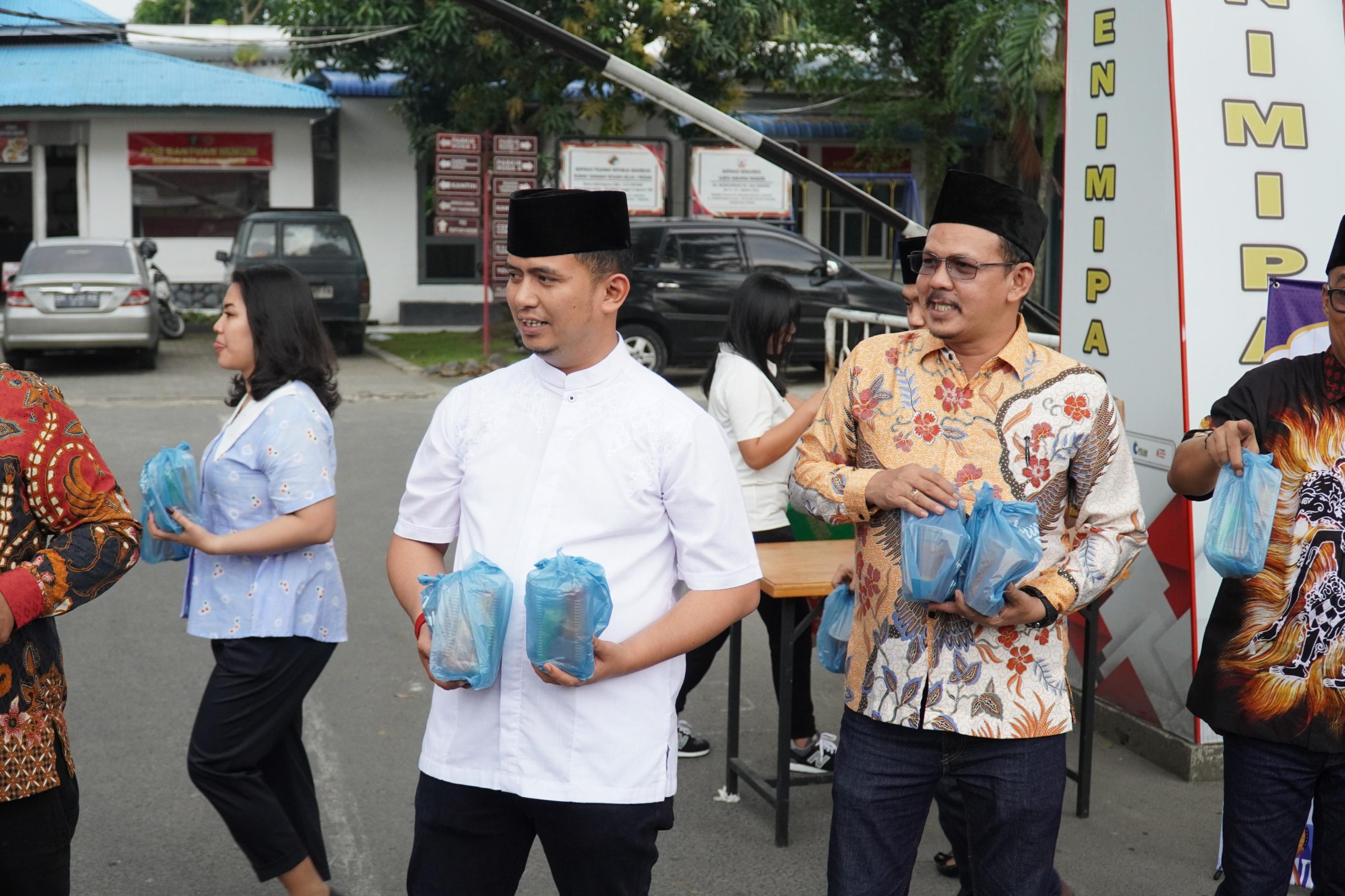 Jumat Berkah , Rutan Kelas I Medan Kumham Sumut  Berbagi Takjil Ramadhan