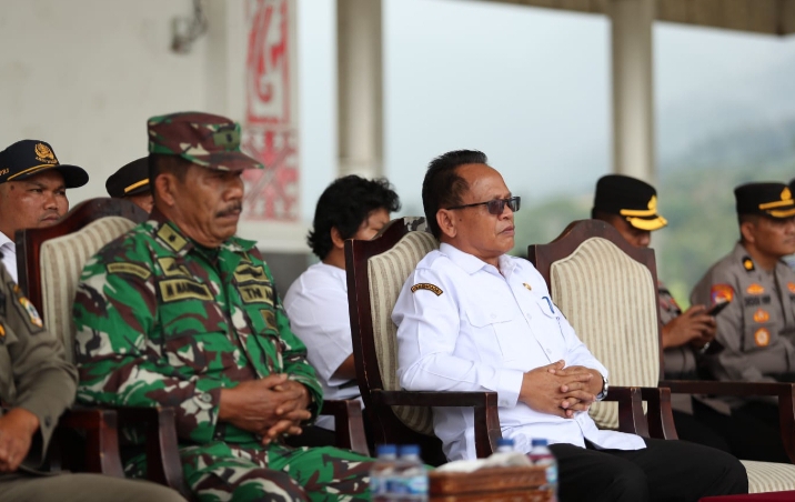 Sekda Pakpak Bharat Hadiri Apel Gelar Pasukan Operasi Ketupat Toba 2025