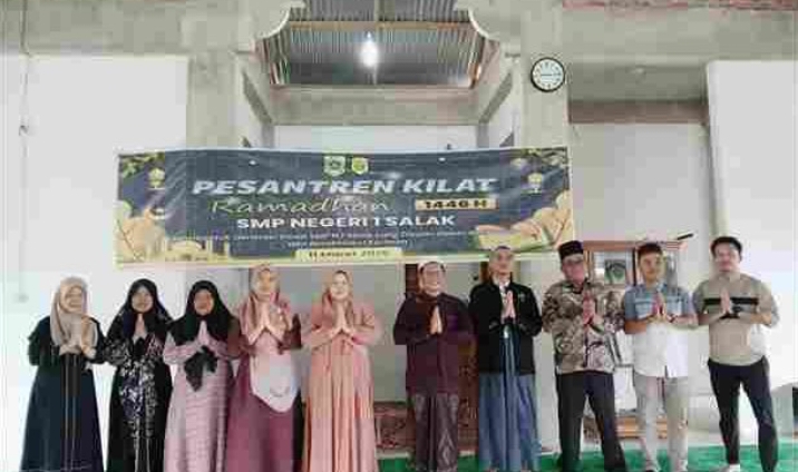 Dalam Rangka Menyemarakkan Bulan Suci Ramadhan 1446 H Para Pelajar SMP N1 Salak Yang Beragama Islam Laksanakan Kegiatan Pesantren Kilat