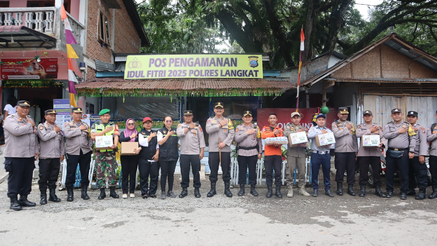 Kapolres Langkat Cek Pos Pengamanan Bukit Lawang