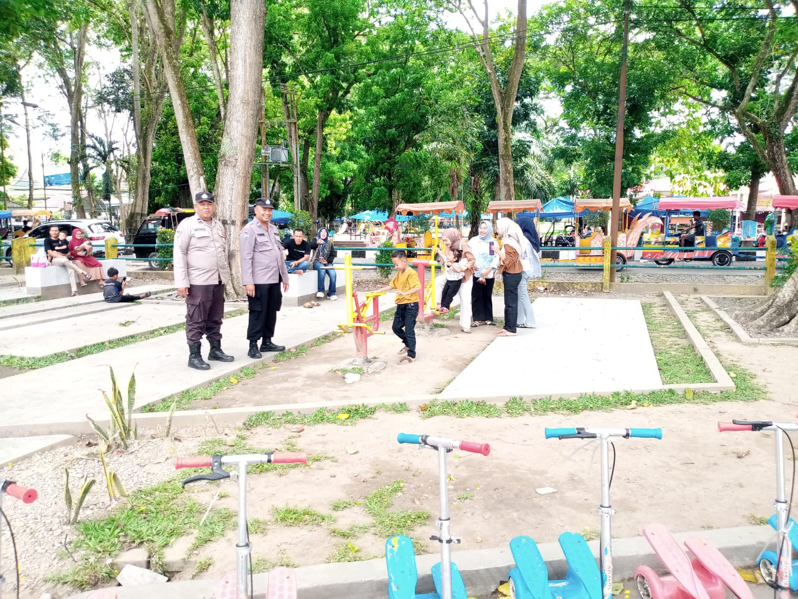 Personel Sat Binmas Polres Langkat Laksanakan Penling, Ajak Masyarakat Jaga Kamtibmas Selama Arus Balik dan Perayaan Lebaran 1446 H