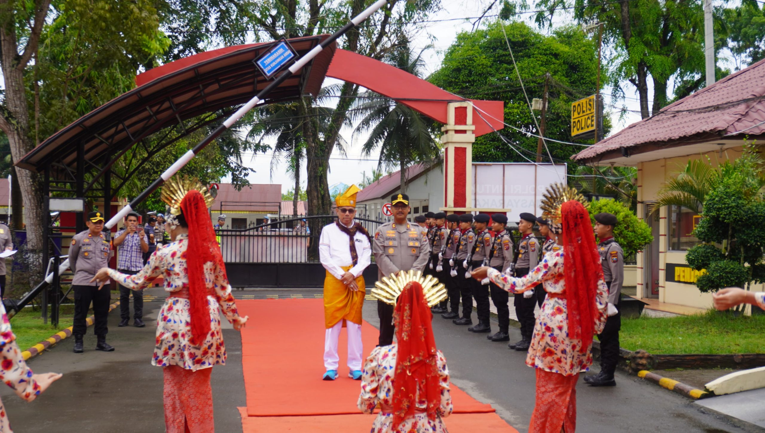 Hangat & Penuh Apresiasi: Kapolres Langkat Sambut Kunjungan Kerja Dr. Hinca Panjaitan di Tengah Semangat Pelayanan Polri