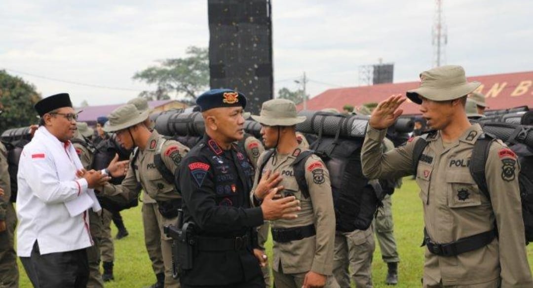 Dansat Brimob Berangkatkan Pejuang Spesialis: Langkah Pagi Menuju Tugas yang Lebih Tinggi