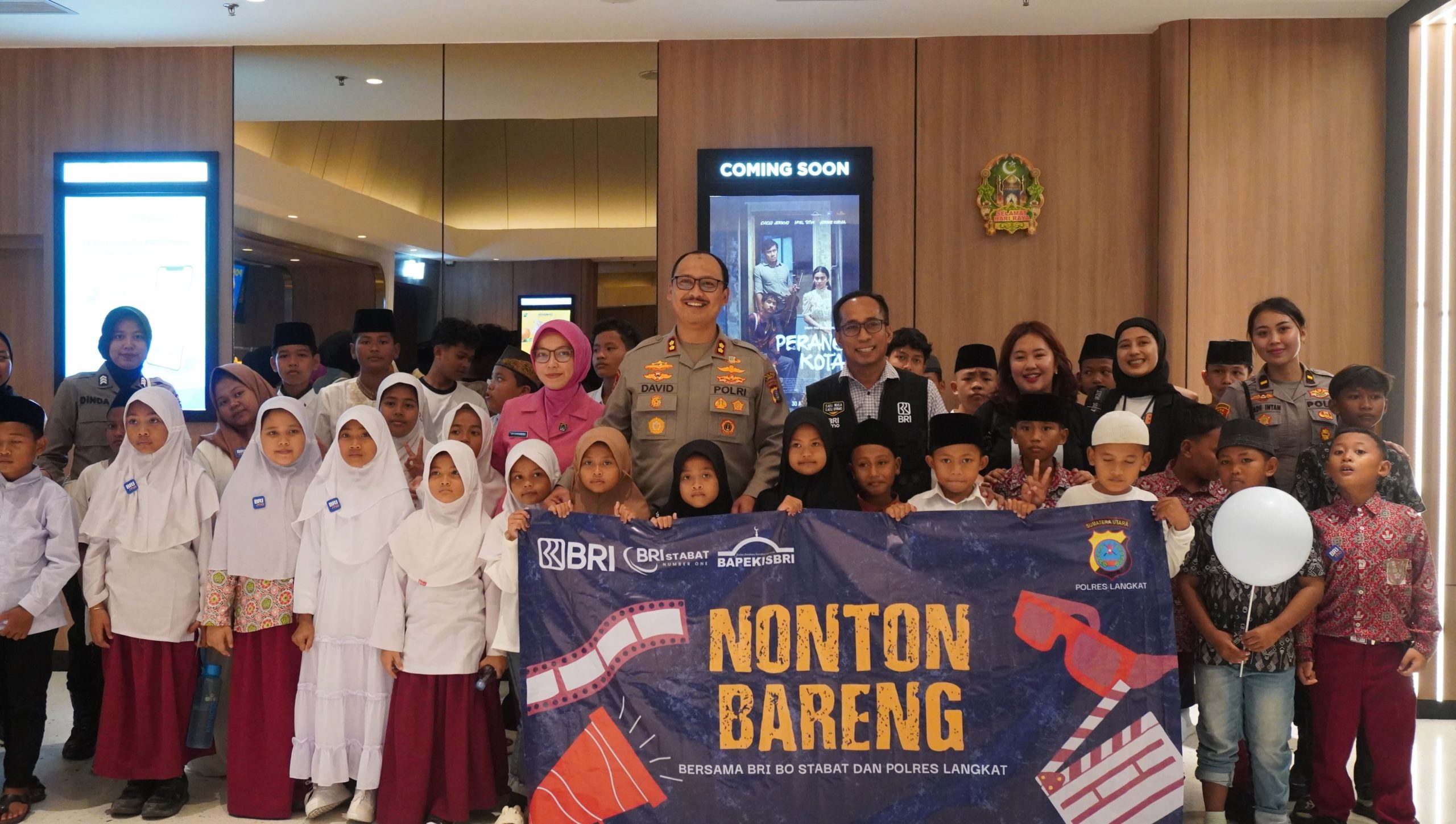 Kapolres Langkat Ajak Anak-Anak Yatim Nonton Bareng di Bioskop