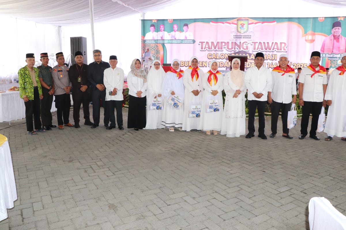 Waka Polres Sergai Hadiri Tepung Tawar Calon Jemaah Haji Kab. Serdang Bedagai Tahun 2025