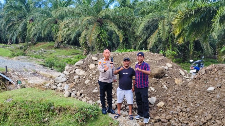 Akses Vital Terputus! Polsek Bahorok Bergerak Cepat Pastikan Perbaikan Jalan Amblas di Bukit Lawang