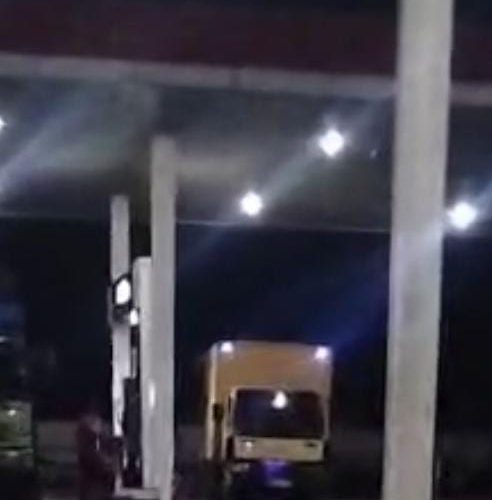 Diduga Ada Keterlibatan Aparat Penegak Hukum, SPBU No.142051139 Desa Firdaus Kerap Melayani Praktik ilegal Penjualan BBM bersubsidi Kepada Mafia Minyak Jenis Solar.