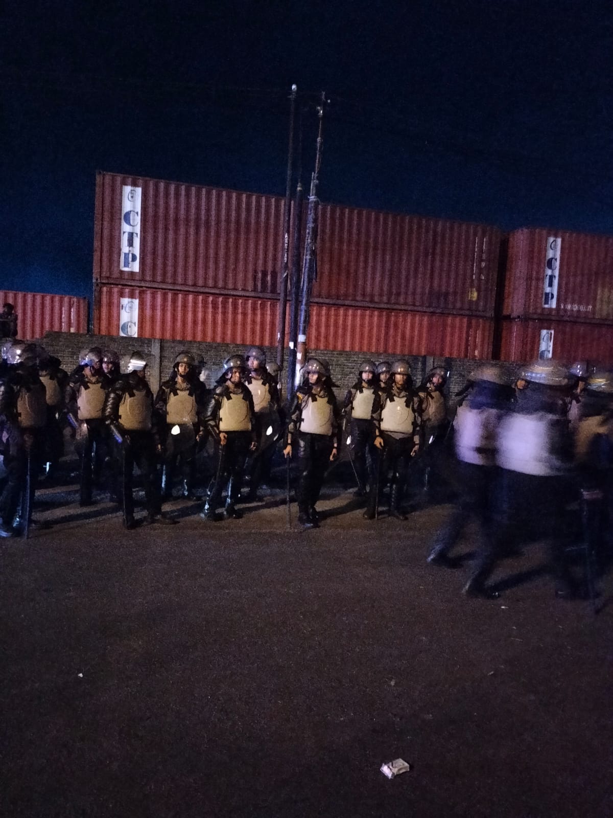 Polisi Bubarkan Tawuran Brutal di Belawan, 9 orang Diamankan — Kapolsek Medan Belawan Terluka Saat Amankan Lokasi