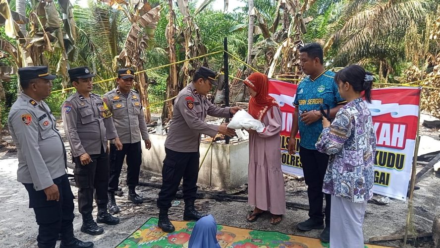 Jumat Barokah, Wujud Kepedulian Polsek Teluk Mengkudu Kepada Kaum Dhuafa Dan Warga Sakit Menahun