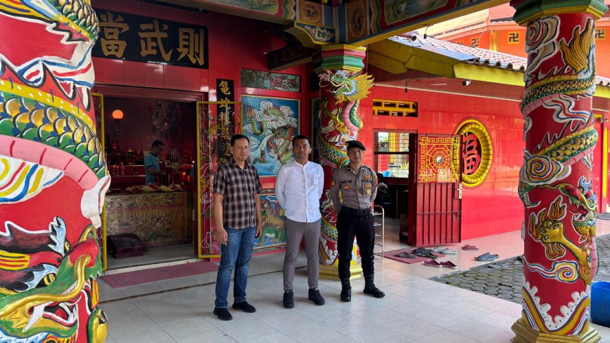 Polres Langkat Laksanakan Pengamanan di Vihara Buddha Dalam Rangka Peringatan Hari Raya Waisak 2025.