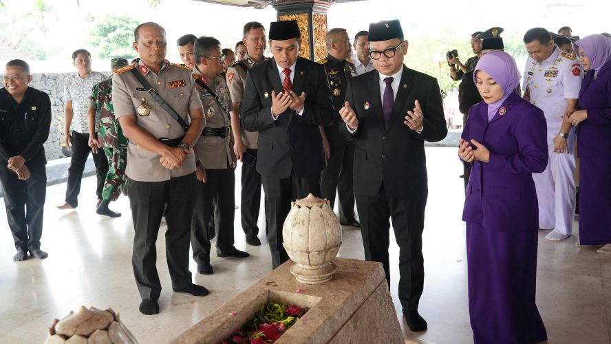 Gubernur Lemhannas RI Ziarah ke Makam Bung Karno